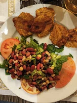 Aguacate Relleno de Ensalada de Granos